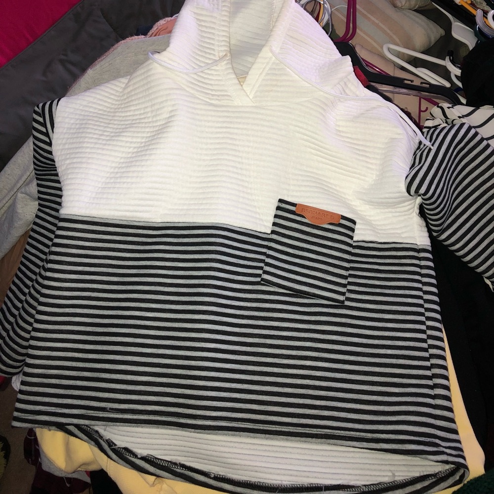 CROPPED SWEATSHIRT